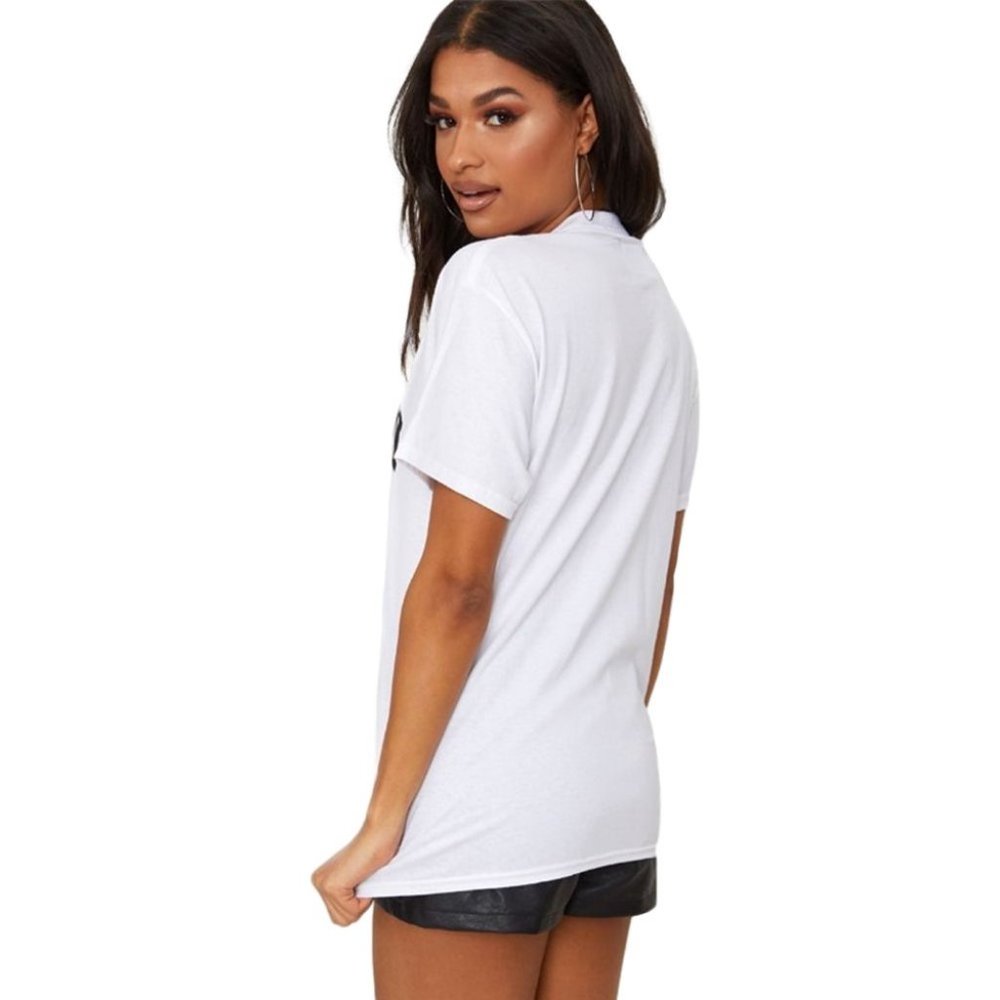 PrettyLittleThing Brooklyn Boyfriend Tee - Picture 4 of 8